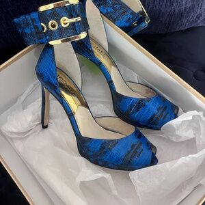 Michael Kors calder ankle strap, leather safari Peep-Toe Heels